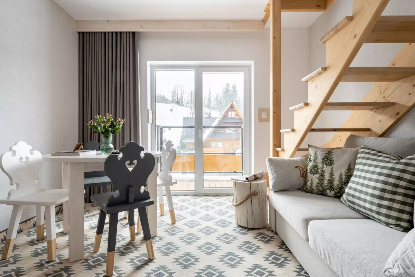 Apartament 6, dwupoziomowy z antresolą