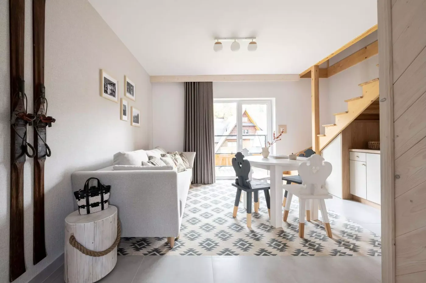 Apartament 7, dwupoziomowy z antresolą